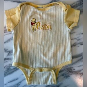 vintage 🍯 Winnie the Pooh Embroidered Onesie